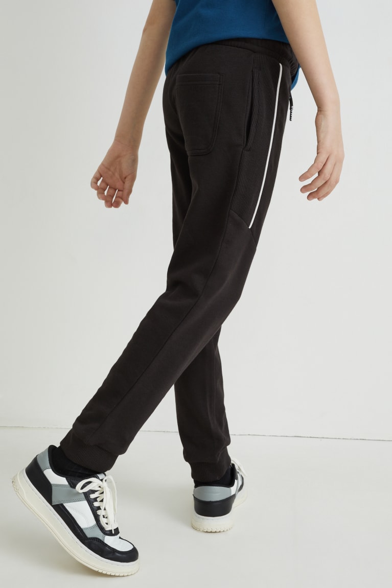 Calças C&A Joggers Menino Pretas | 31708JCEO