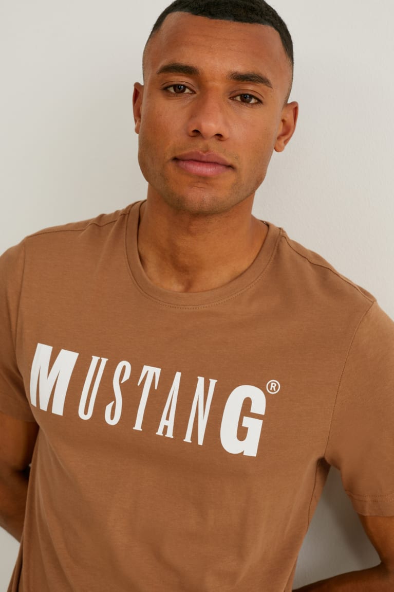 Camiseta C&A Mustang Masculino Marrom | 94871VPSR