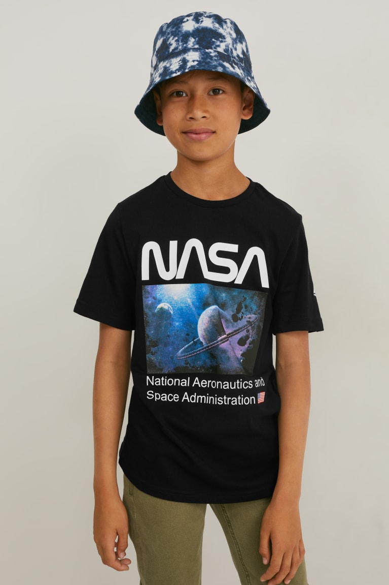 Camiseta C&A Nasa Sleeve Menino Pretas | 76320HXTR