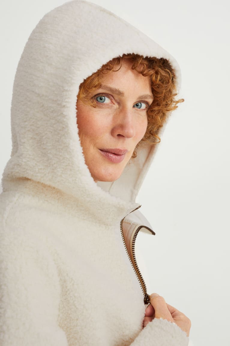 Casacos C&A Teddy Fur With Hood Feminino Branco | 12790MRNZ